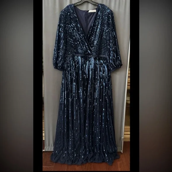 Mac Duggal sequinned faux wrap long dress in navy, sz 20, new